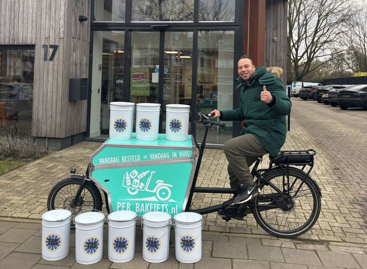 Marco bezorgt TAS koffie met de bakfiets in Gemert